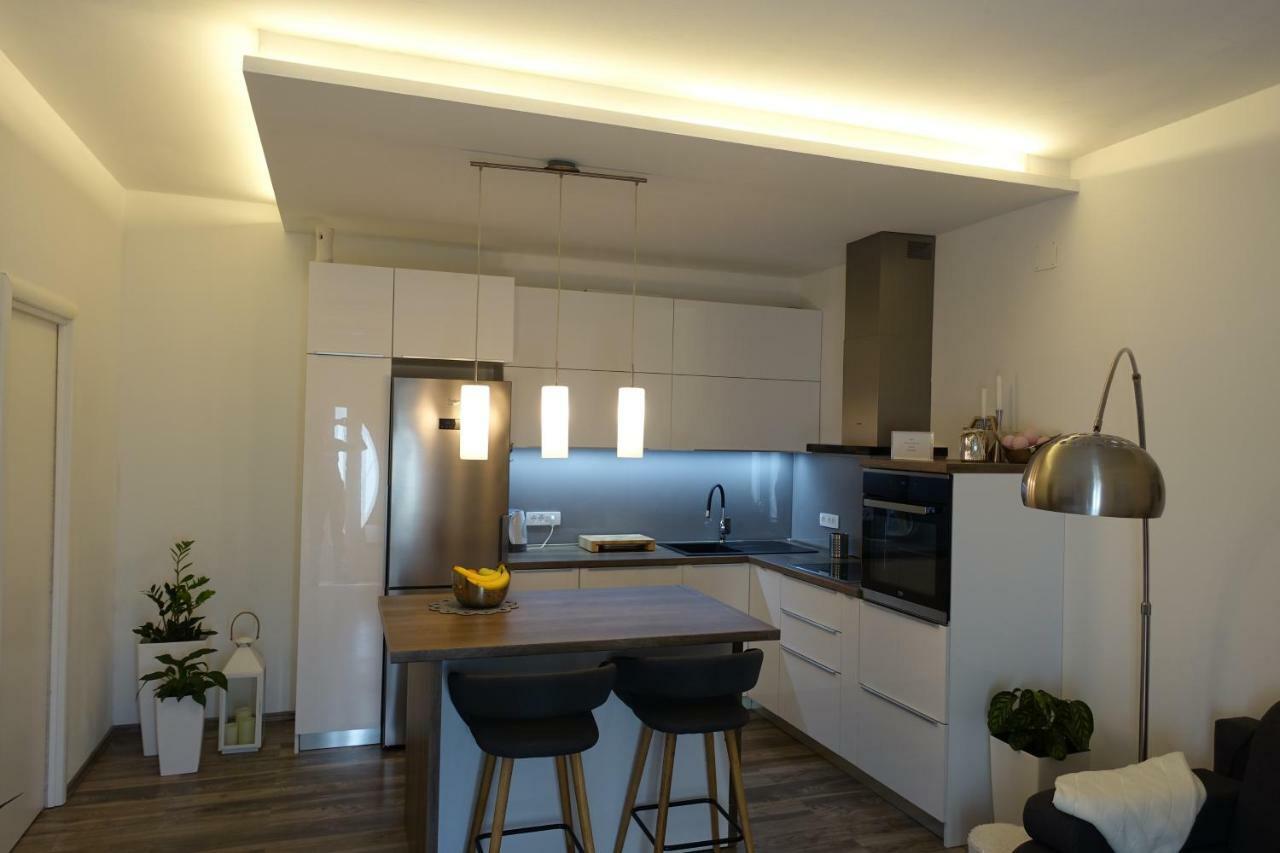 Apartman Maja Bol Exteriör bild