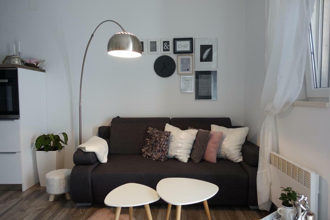 Apartman Maja Bol Exteriör bild
