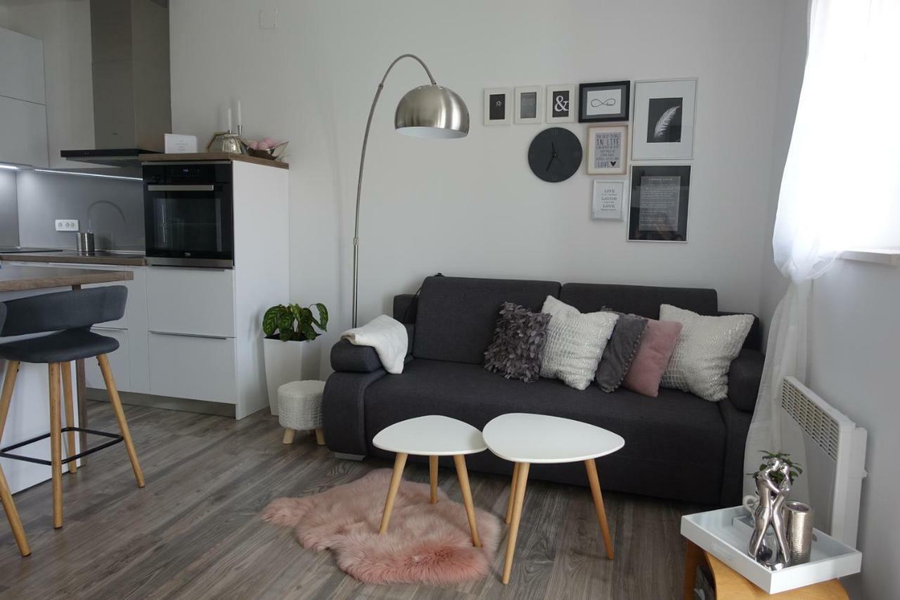 Apartman Maja Bol Exteriör bild